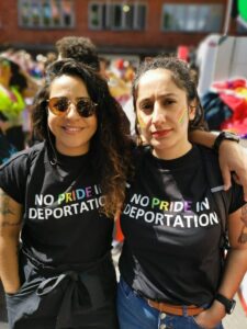Hasti Hamidi og Begard Reza i Salam under Oslo Pride i 2019. Både Salam og Skeiv Verden gjer eit viktig arbeid for å synleggjera og kempa for rettane til skeive med innvandrarbakgrunn.