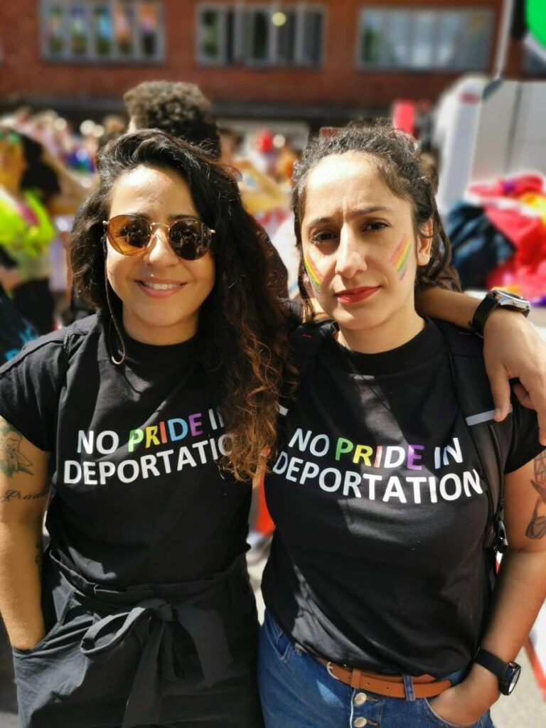 Hasti Hamidi og Begard Reza i Salam under Oslo Pride i 2019. Både Salam og Skeiv Verden gjer eit viktig arbeid for å synleggjera og kempa for rettane til skeive med innvandrarbakgrunn.